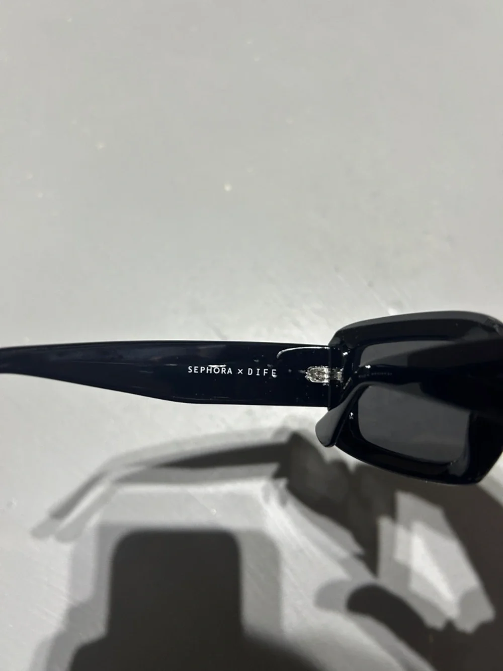 (NEW) Sephora x DIFF Indy Black Chunky Polarized Sunglasses with Hard Case